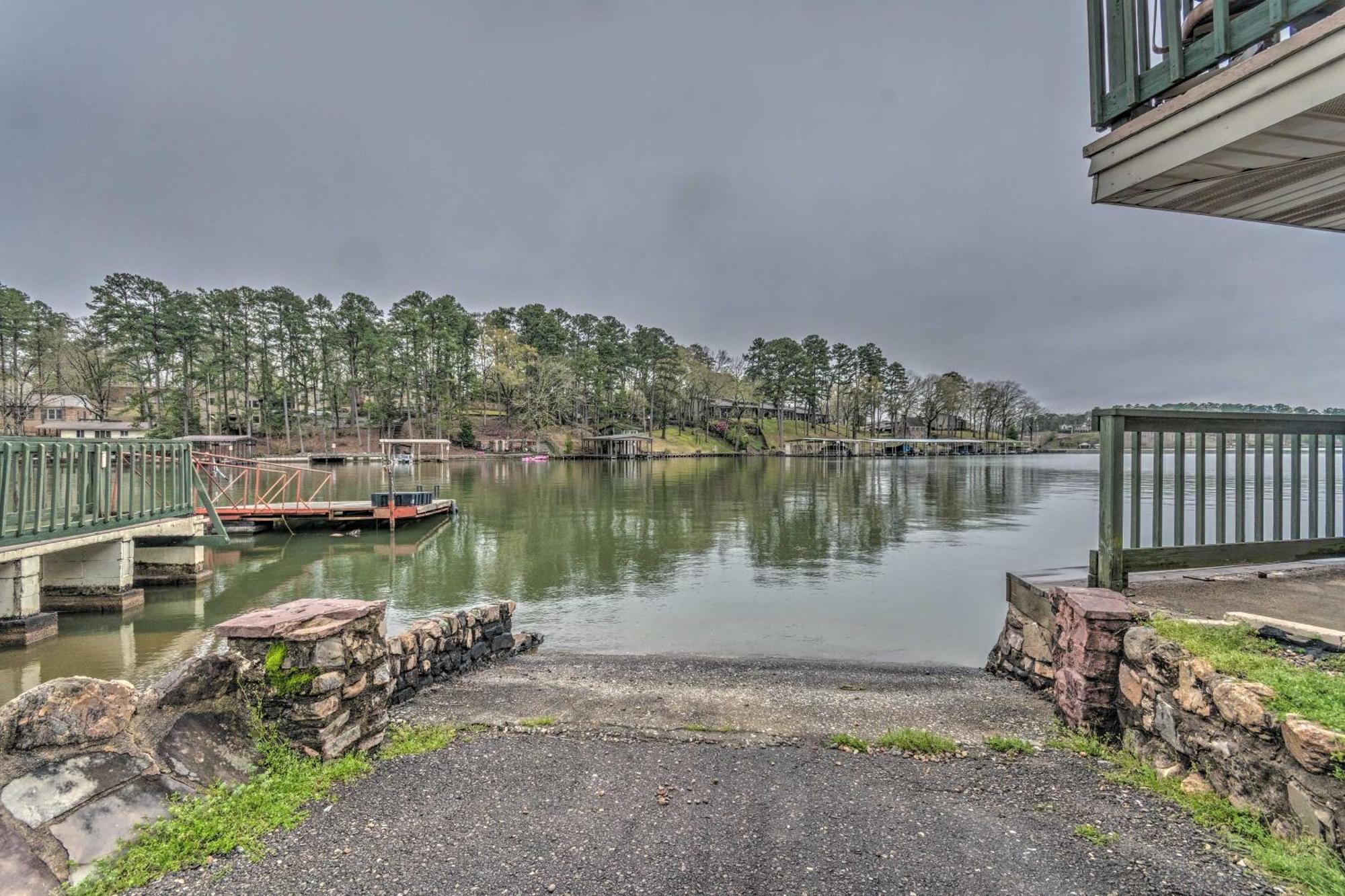 Lake Hamilton Couples Retreat Boat Dock And Ramp! Apartment Hot Springs Exterior photo